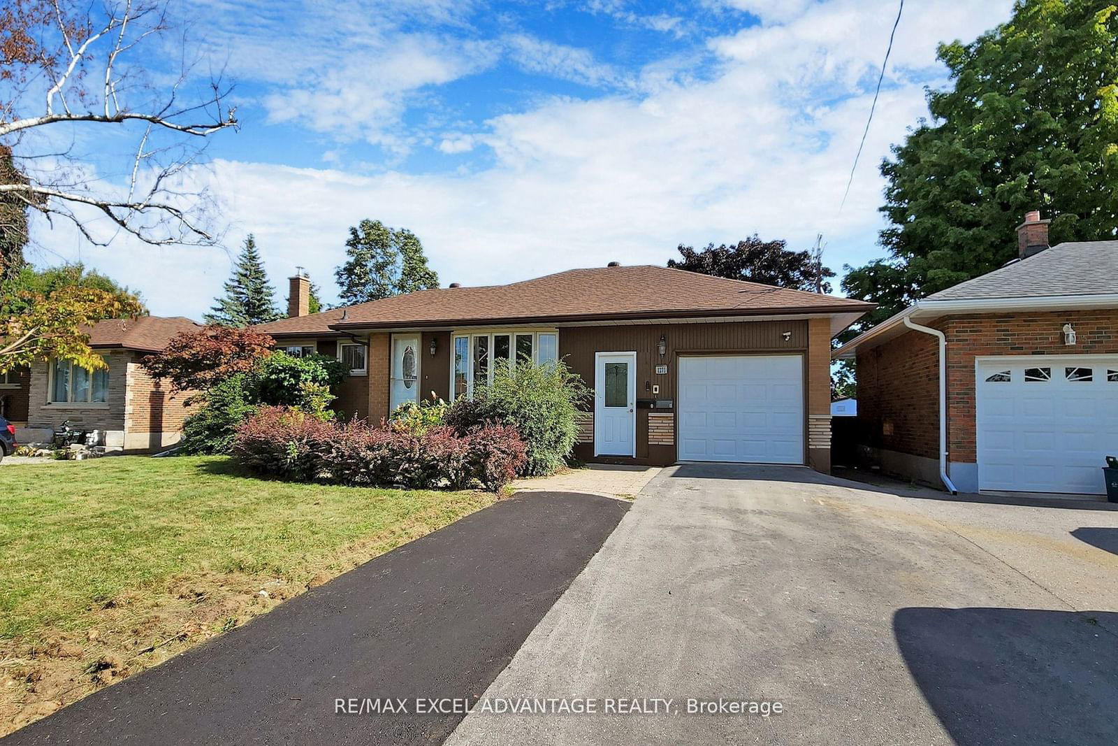 Detached House for lease at Main-1271 Mackenzie Avenue, Oshawa, Donevan, L1H 1V6 - MLS: E11932565