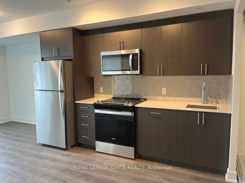 home for lease on 505-2545 Simcoe Street N