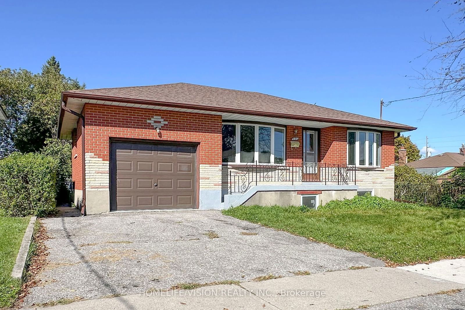 Detached House for sale at 530 Dean Avenue, Oshawa, Central, L1H 3E5 - MLS: E11932995