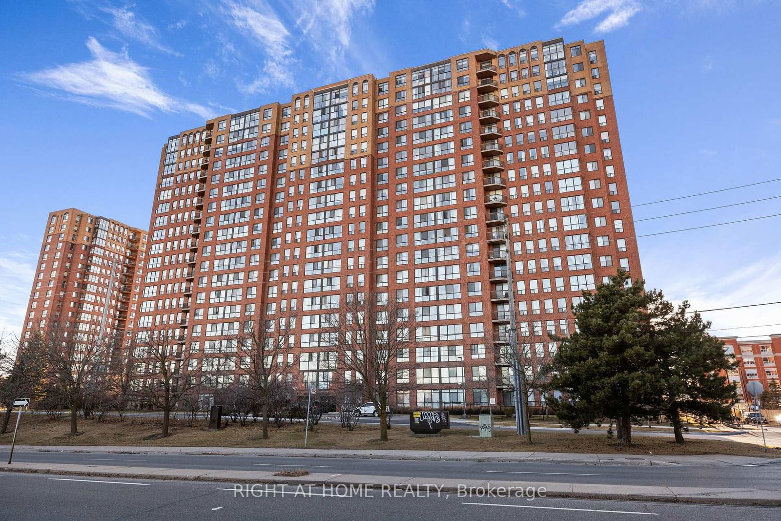 Condo sold at 212-330 Mccowan Road, Toronto, Eglinton East, M1J 3N3 - MLS: E11933267