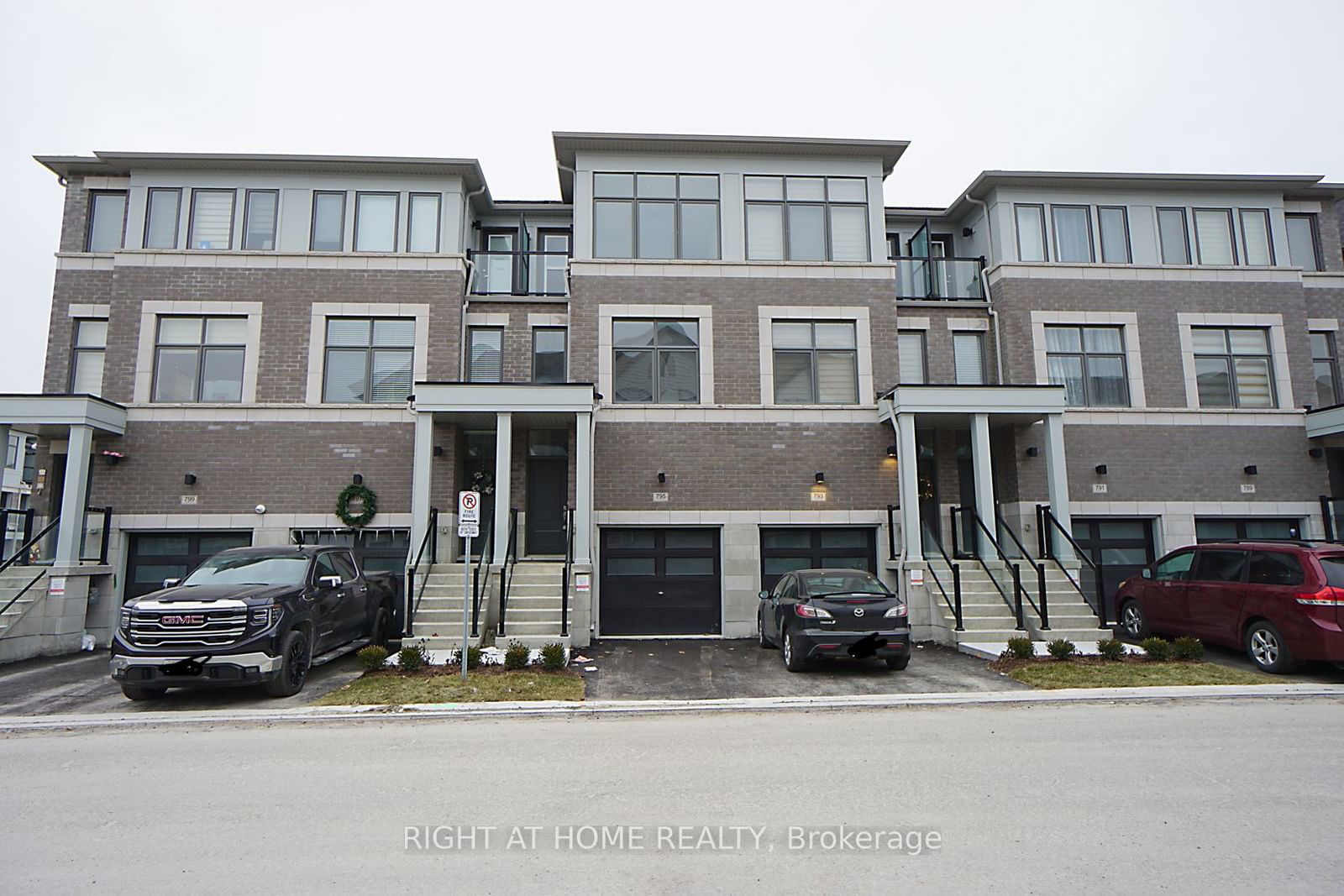 Townhouse for sale at 795 Kootenay Path, Oshawa, Donevan, L1H 0B1 - MLS: E11933393