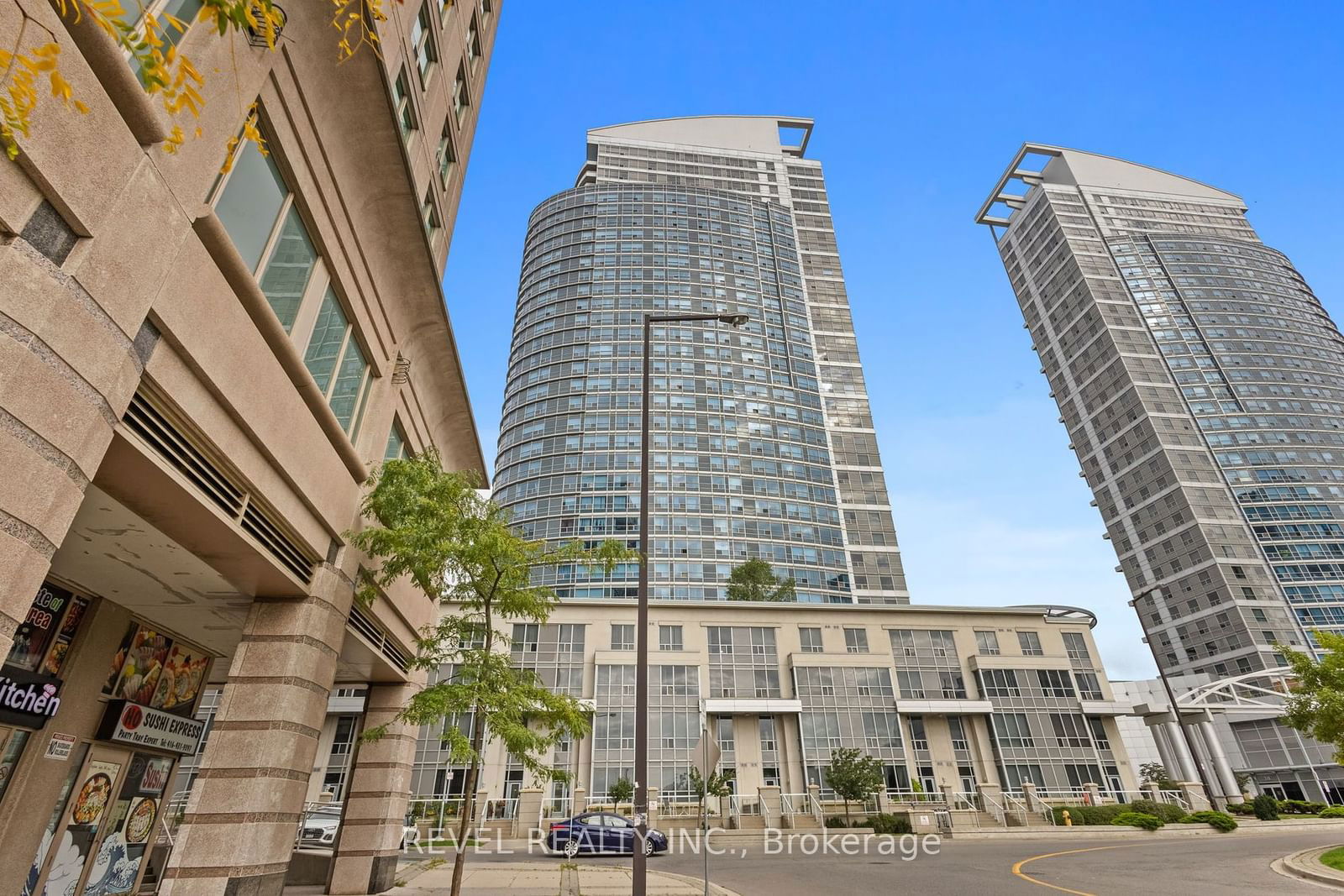 Condo for sale at 812-36 Lee Centre Drive, Toronto, Woburn, M1H 3K2 - MLS: E11934133