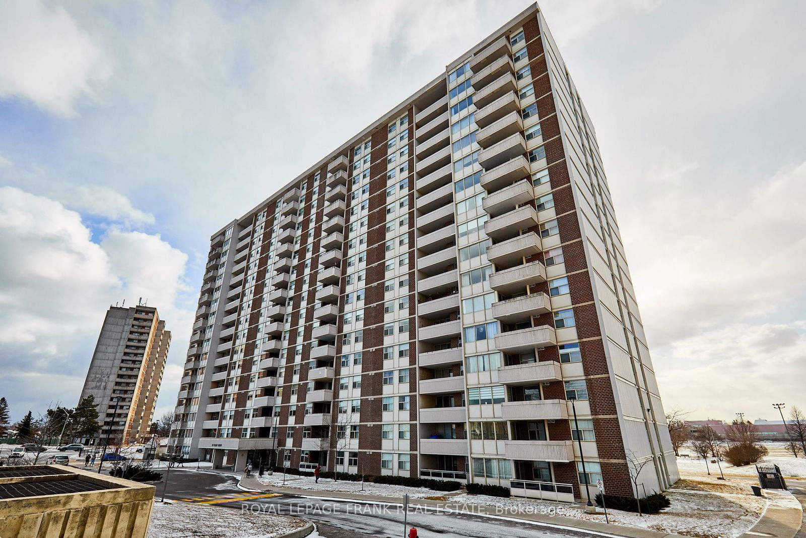 Condo sold at 207-44 Falby Court, Ajax, South East, L1S 3L1 - MLS: E11934276