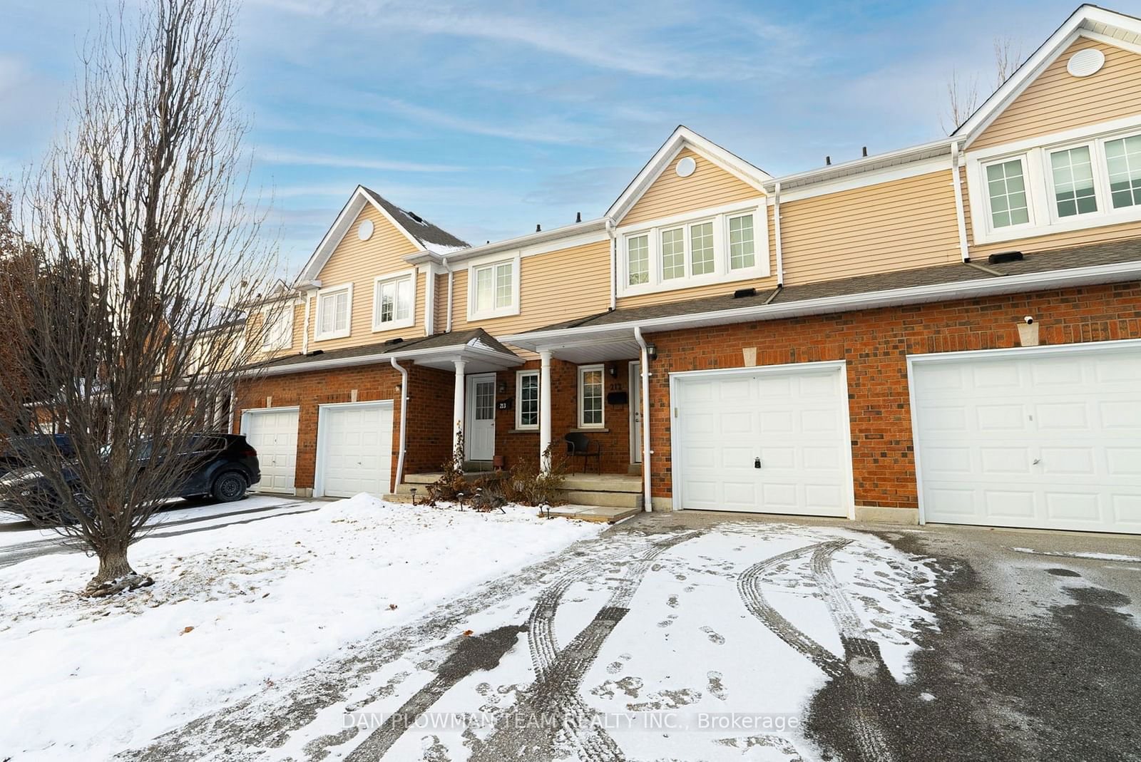 Townhouse for sale at 212-10 Bassett Boulevard, Whitby, Pringle Creek, L1N 9C8 - MLS: E11935477