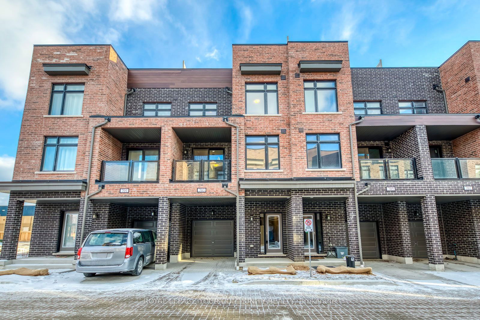 Townhouse for sale at 703-1865 Pickering Pkwy, Pickering, Town Centre, L1V 0H2 - MLS: E11935567