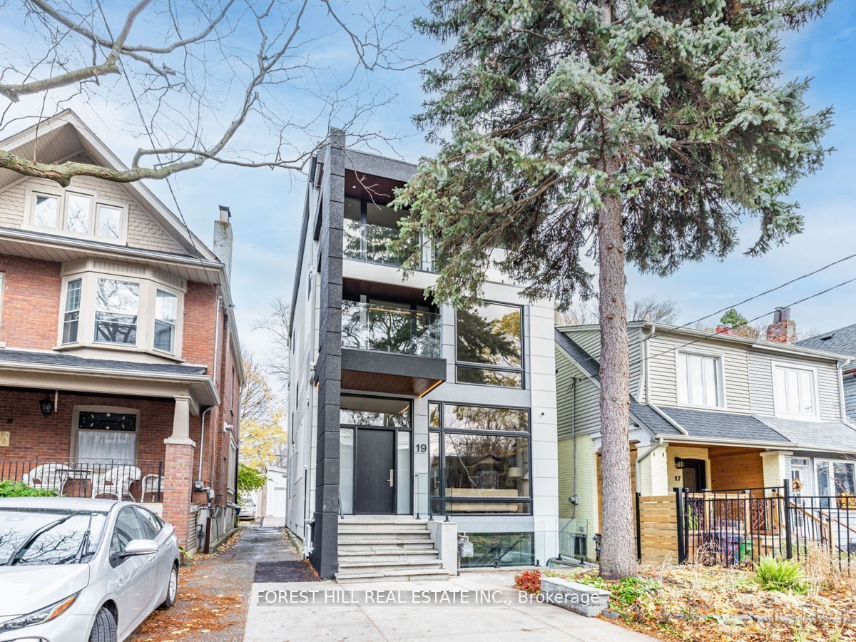 Detached House for sale at 19 Devon Road, Toronto, East End-Danforth, M4E 2J7 - MLS: E11935650