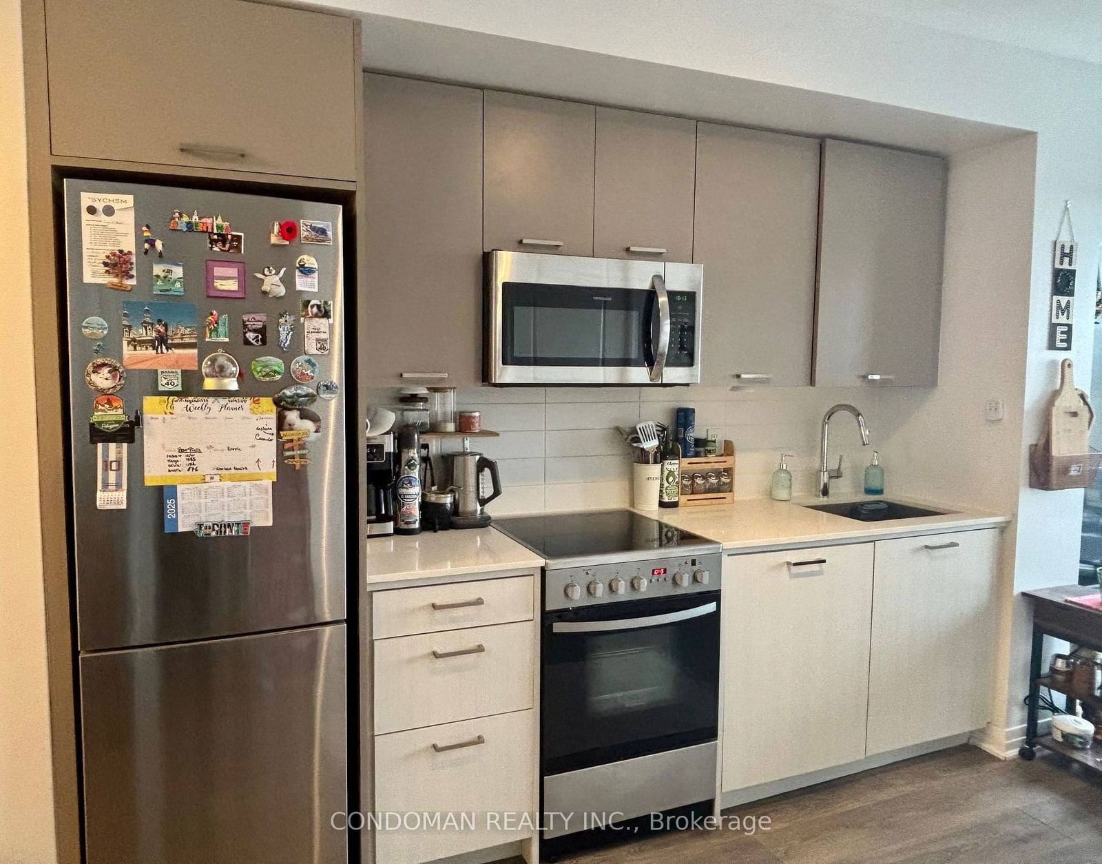 Condo for lease at 26-2301 Danforth Avenue, Toronto, East End-Danforth, M4C 0A7 - MLS: E11935899