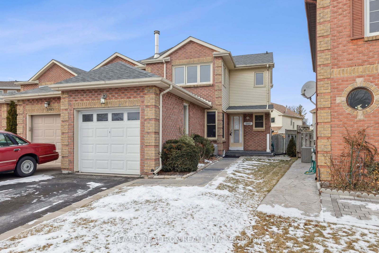 Townhouse for sale at 1065 Rathmore Crescent, Pickering, Liverpool, L1V 5A3 - MLS: E11935990