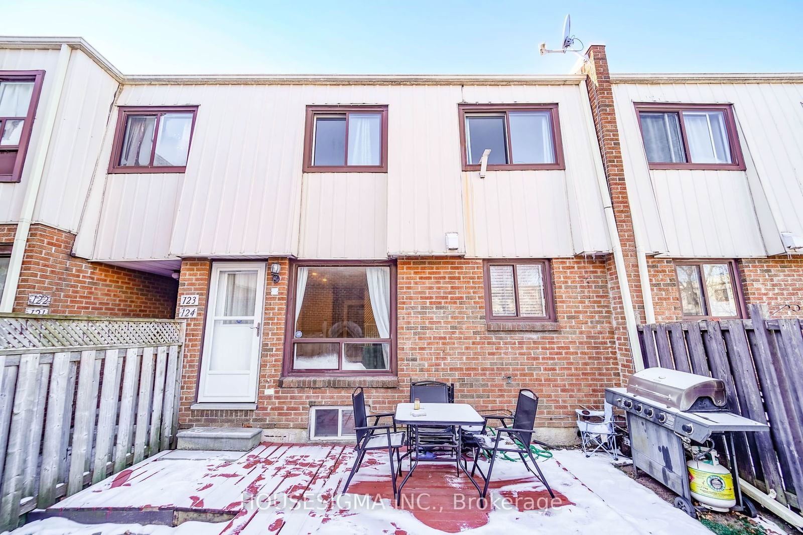 Townhouse for sale at 124-1100 Oxford Street, Oshawa, Lakeview, L1J 6G4 - MLS: E11936284