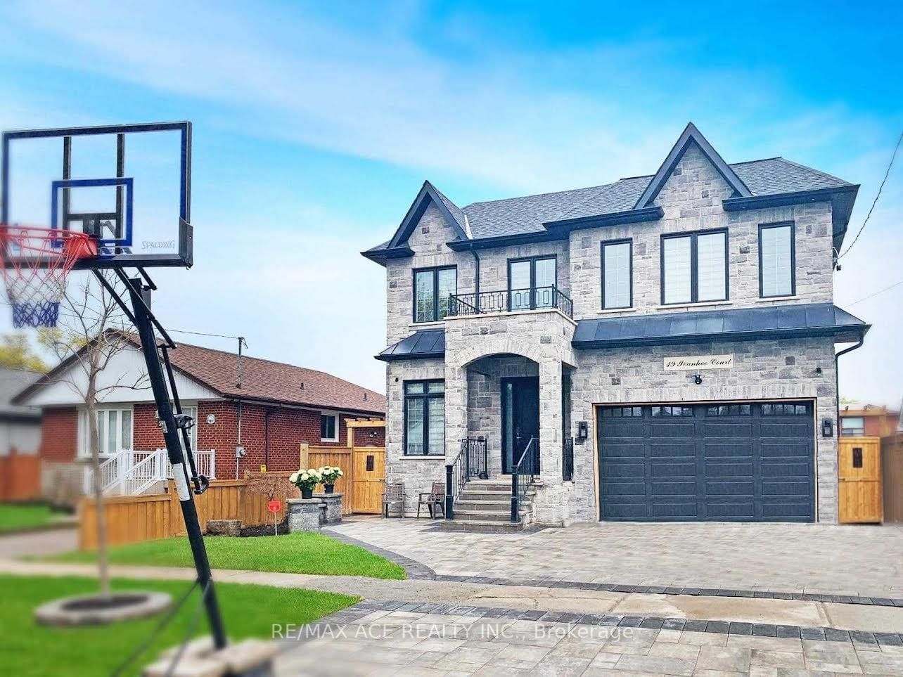 Detached House for lease at Bsmt-19 Ivanhoe Court, Toronto, Wexford-Maryvale, M1R 3G8 - MLS: E11936384