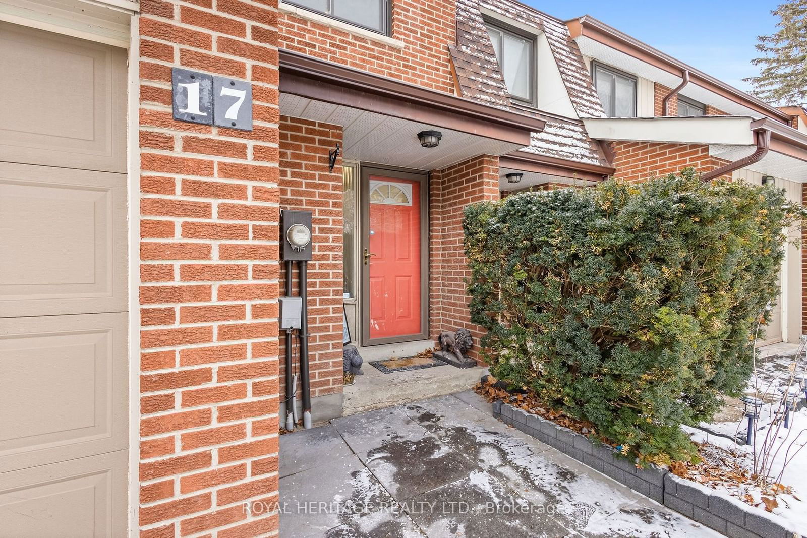 Townhouse sold at 17-227 Jeffery Street, Whitby, Lynde Creek, L1N 6E4 - MLS: E11936864