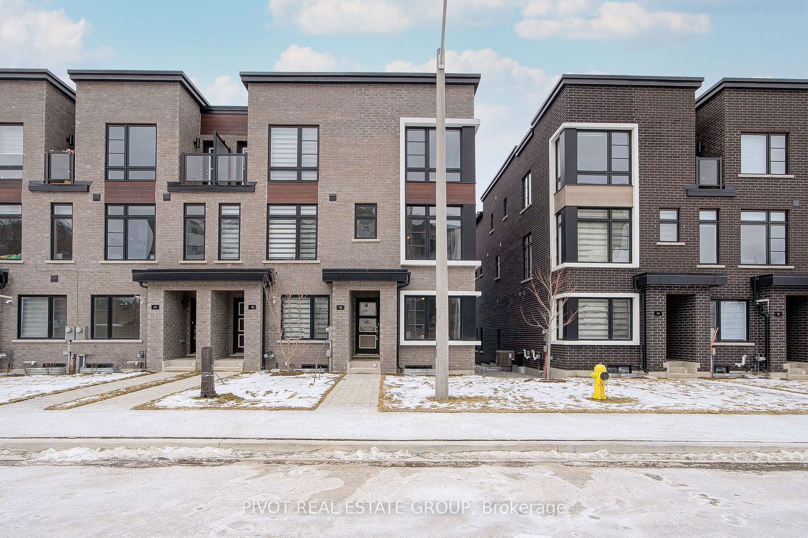 Townhouse sold at 16 Akil Thomas Gdns, Toronto, Bendale, M1P 3J4 - MLS: E11937564