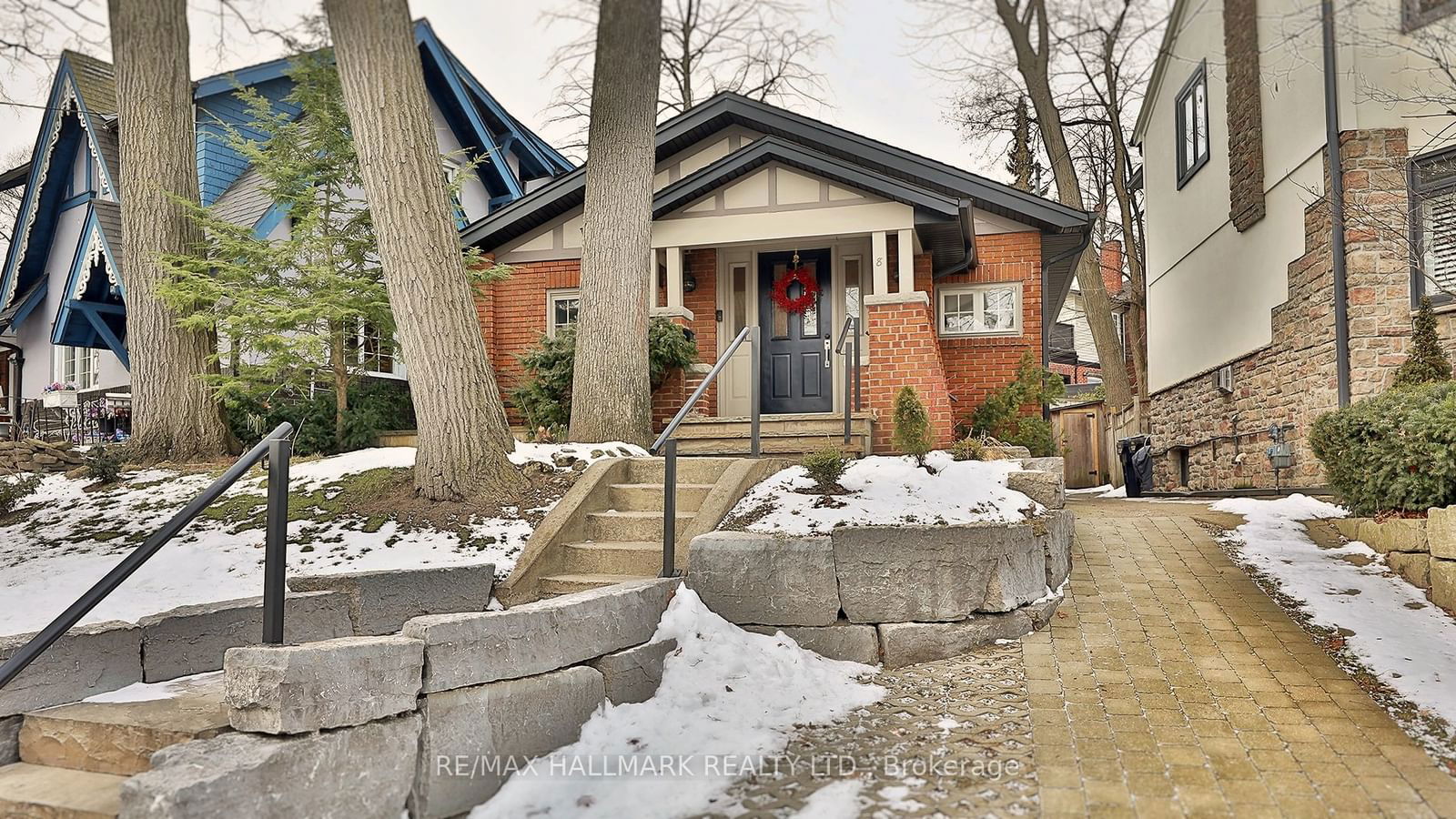 Detached House sold at 8 Beaufort Road, Toronto, The Beaches, M4E 1M7 - MLS: E11937727