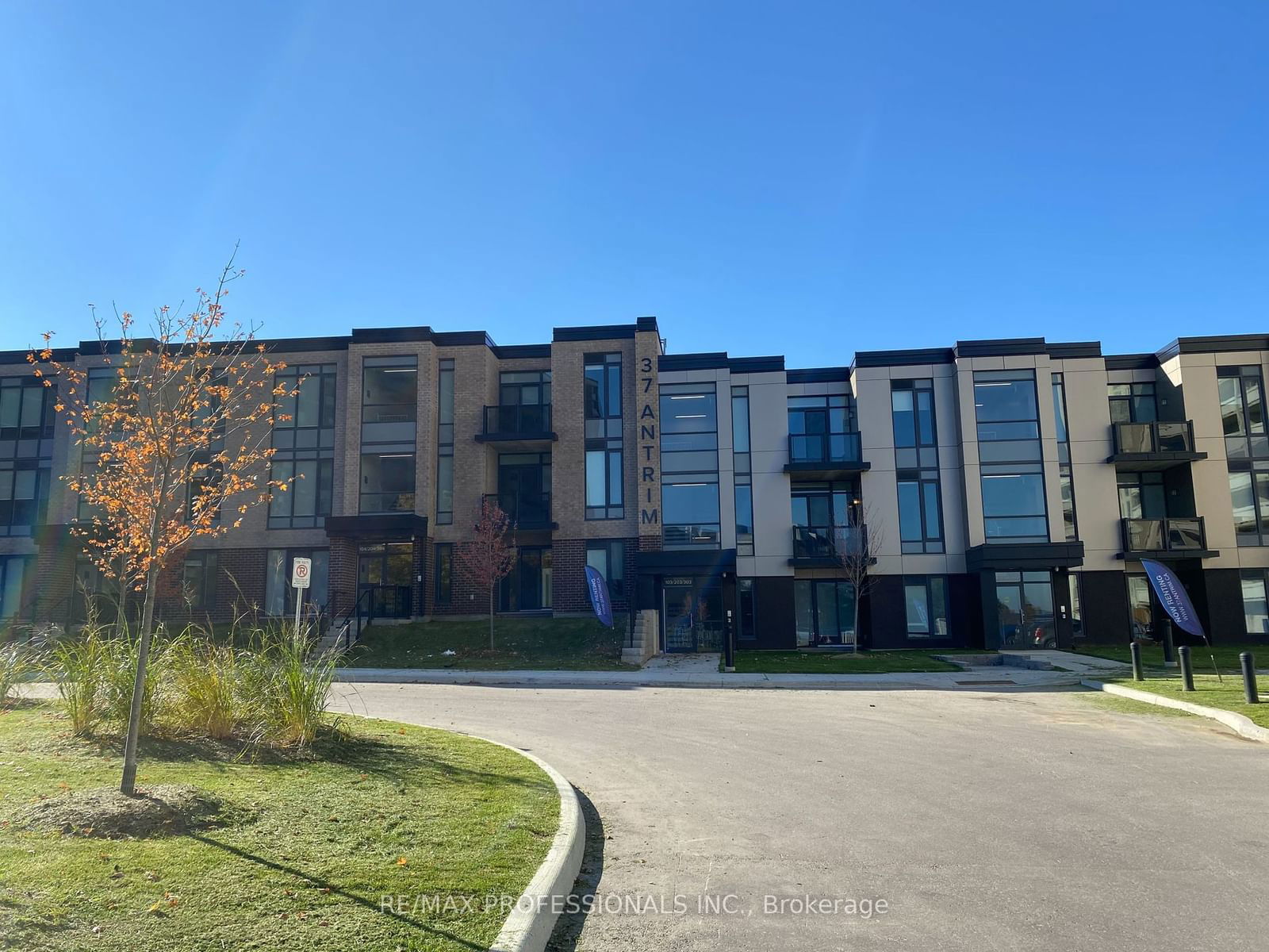 Townhouse for lease at 103-37 Antrim Crescent, Toronto, Dorset Park, M1P 0E8 - MLS: E11938056