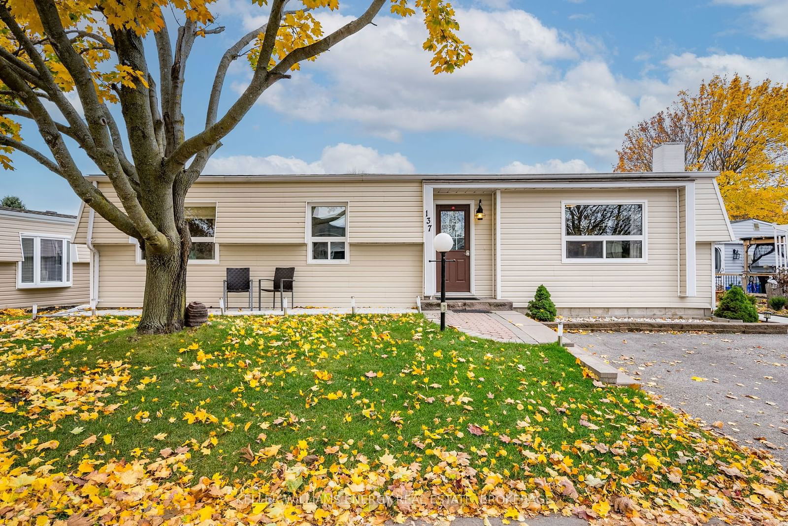 Detached House for sale at 137 Wilmot Trail, Clarington, Newcastle, L1B 1B9 - MLS: E11938317