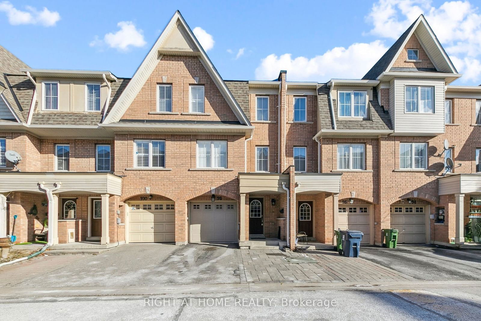 Townhouse for sale at 98 Jenkinson Way, Toronto, Dorset Park, M1P 5H4 - MLS: E11938502