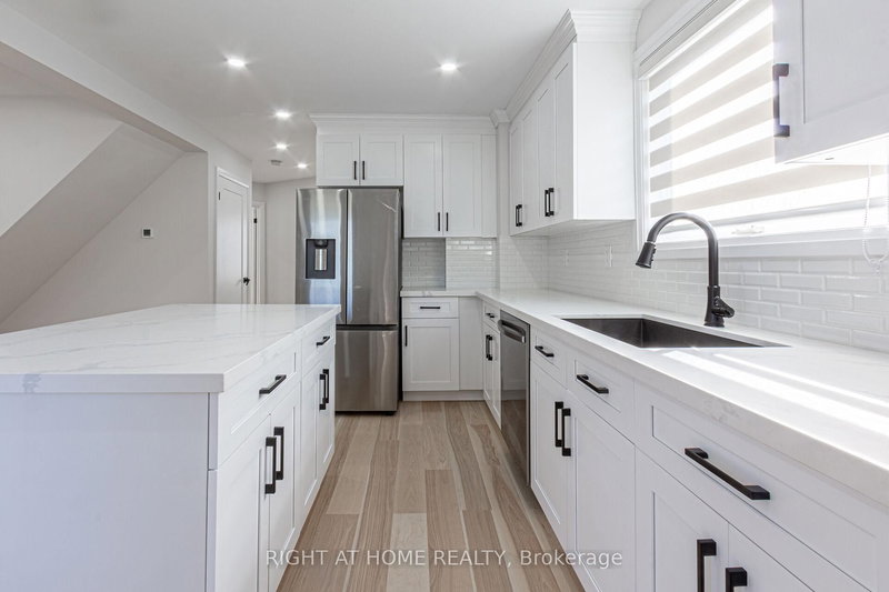 961 Victoria Park Ave, Toronto, M4B 2J4 | Image 3