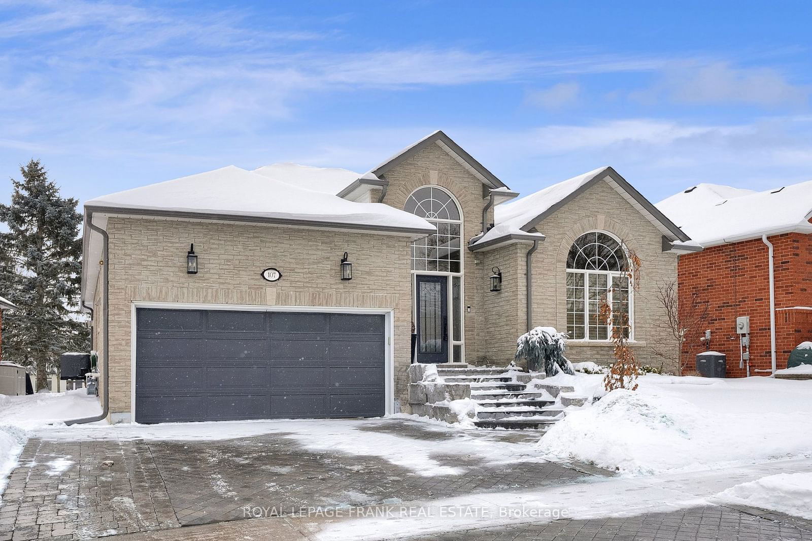 Detached House for sale at 107 South Garden Court, Scugog, Port Perry, L9L 1S3 - MLS: E11939101