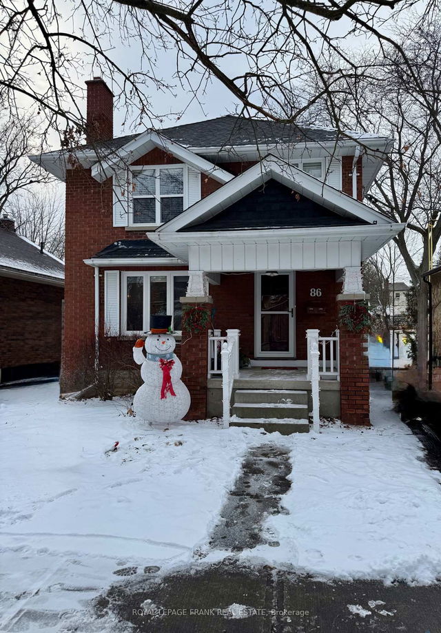 86 Roxborough Avenue
