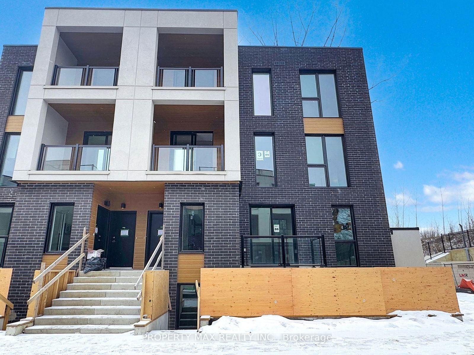 Townhouse leased at 5-174 Clonmore Drive, Toronto, Birchcliffe-Cliffside, M1N 0B9 - MLS: E11940319