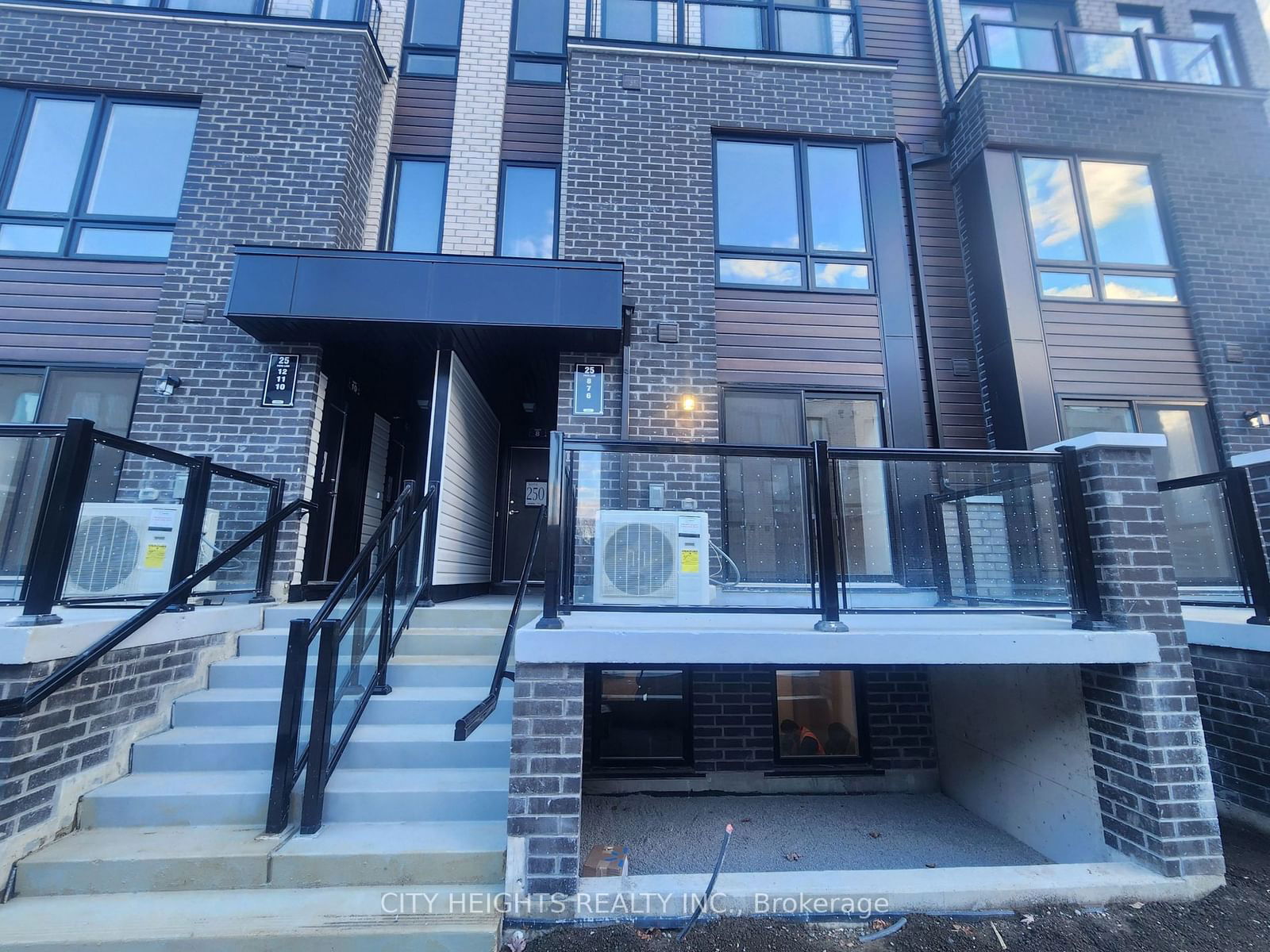 Townhouse for lease at 6-6 - 25 Priya Lane, Toronto, Malvern, M1B 1E7 - MLS: E11941264