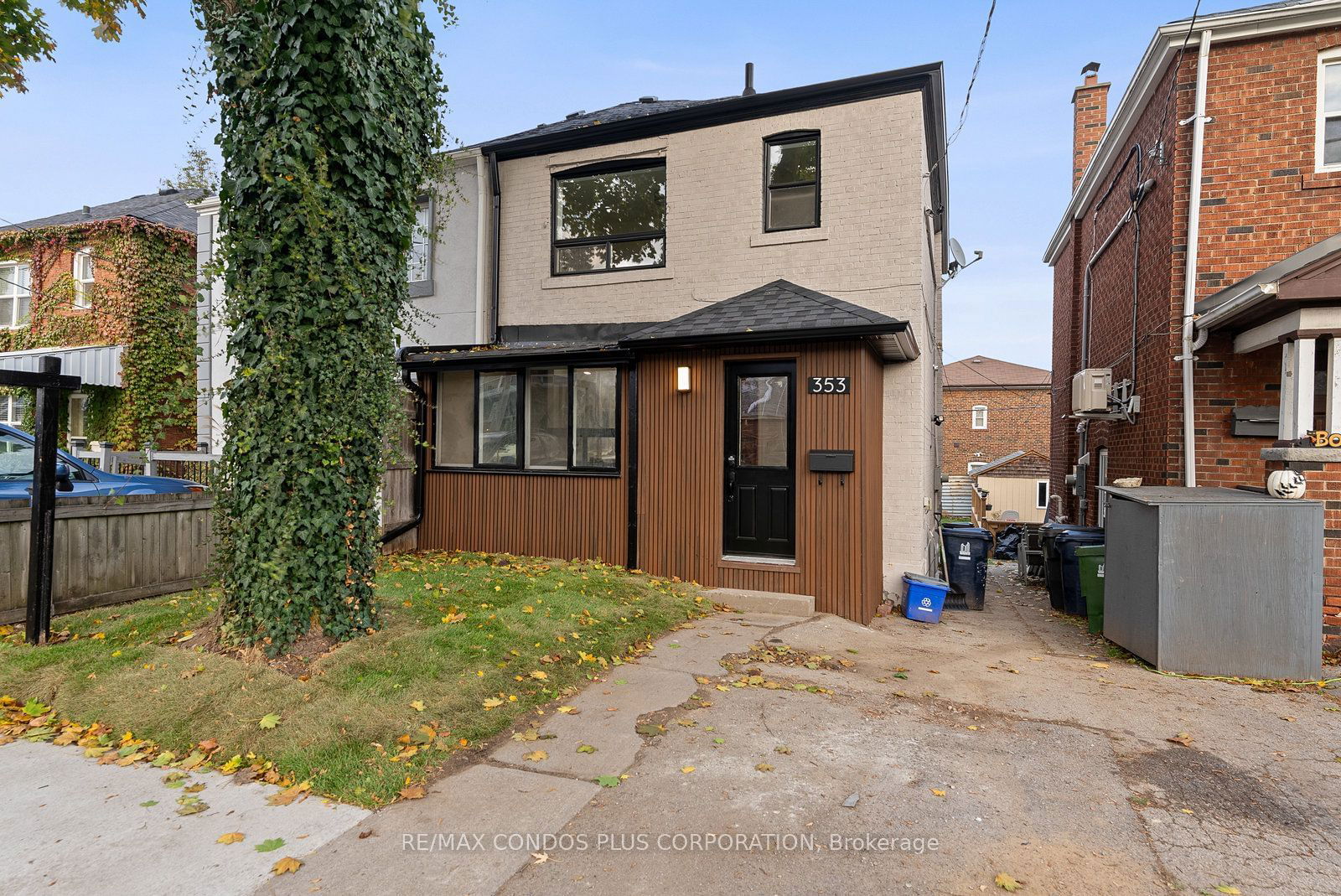 Semi-Detached House for sale at 353 Victoria Park Avenue, Toronto, Birchcliffe-Cliffside, M4E 3S9 - MLS: E11941708