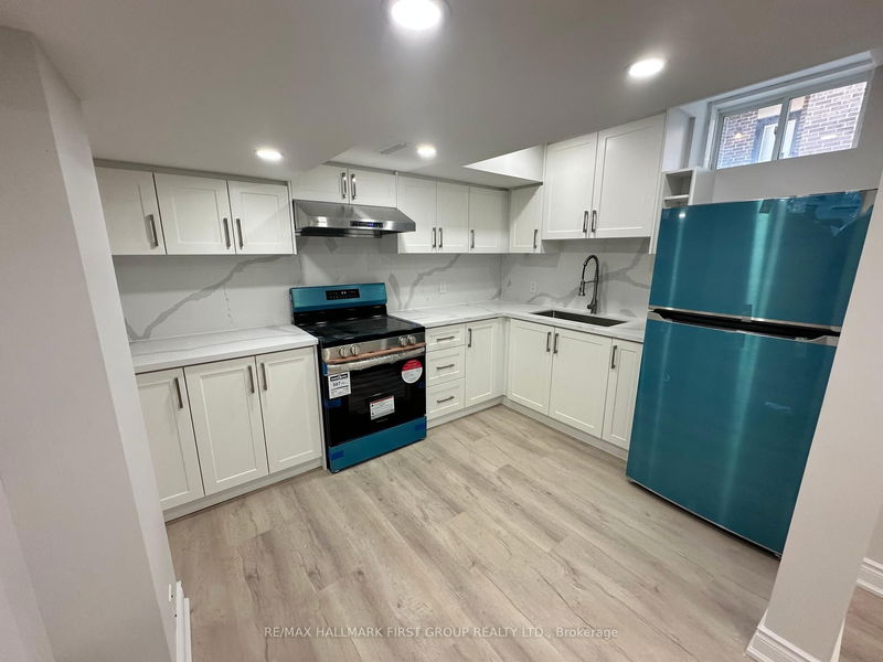 home for lease on Lower-33 Mountainside Crescent