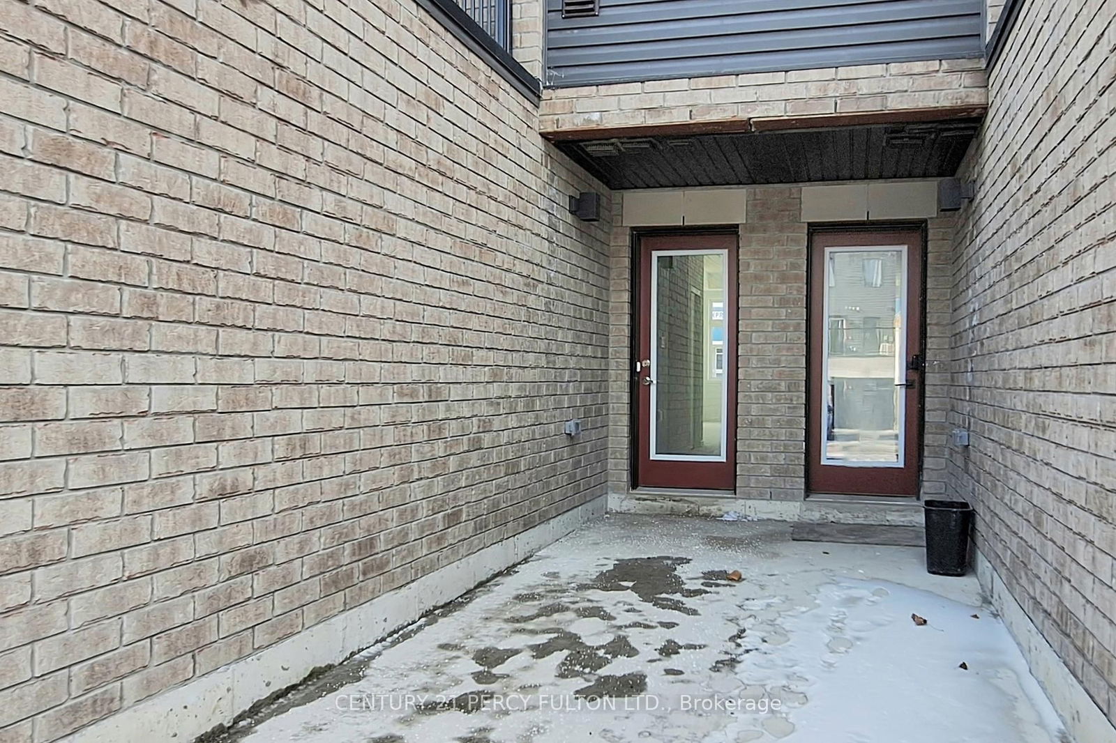 Townhouse sold at 207 Monarch Avenue, Ajax, South West, L1S 7M3 - MLS: E11942090