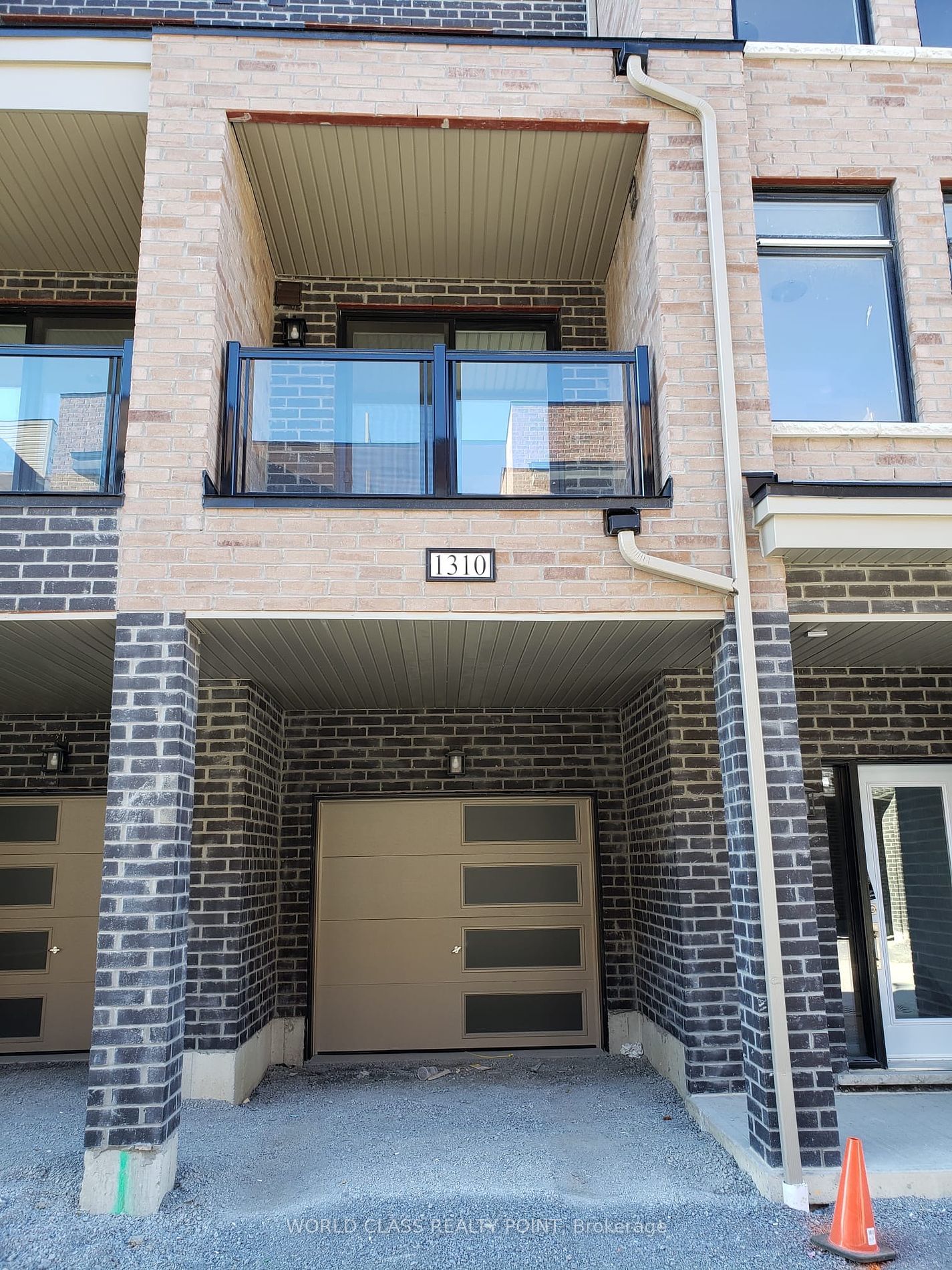 Townhouse for lease at 1310-1865 Pickering Pkwy, Pickering, Village East, L1V 0H2 - MLS: E11942923