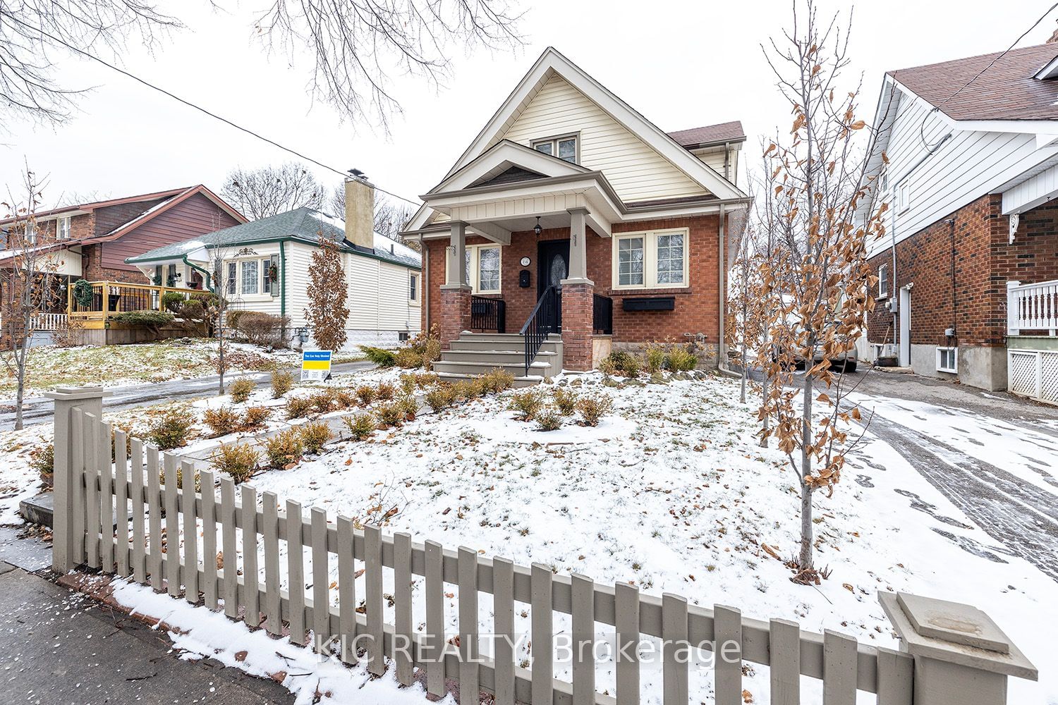 Detached House for lease at 154 Roxborough Avenue, Oshawa, O'Neill, L1G 5W5 - MLS: E11943396