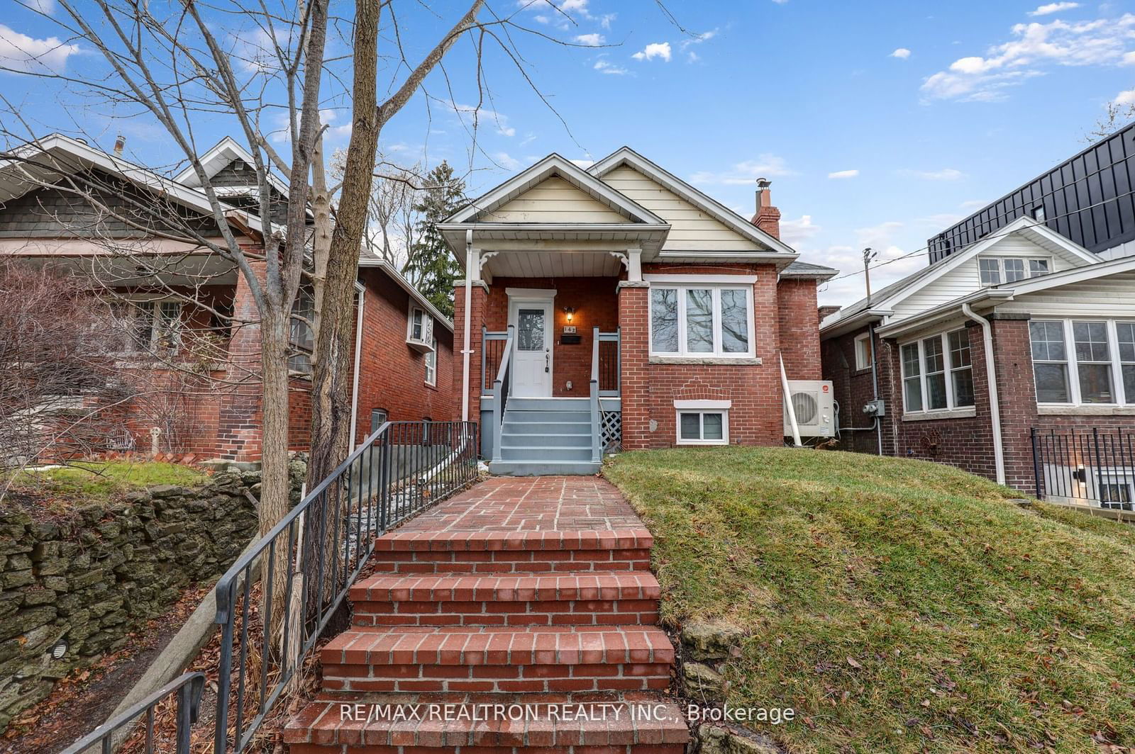 Detached House for sale at 142 Eastwood Road, Toronto, Woodbine Corridor, M4L 2C9 - MLS: E11943422