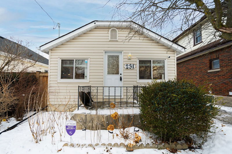 home for sale on 231 Roxborough Avenue