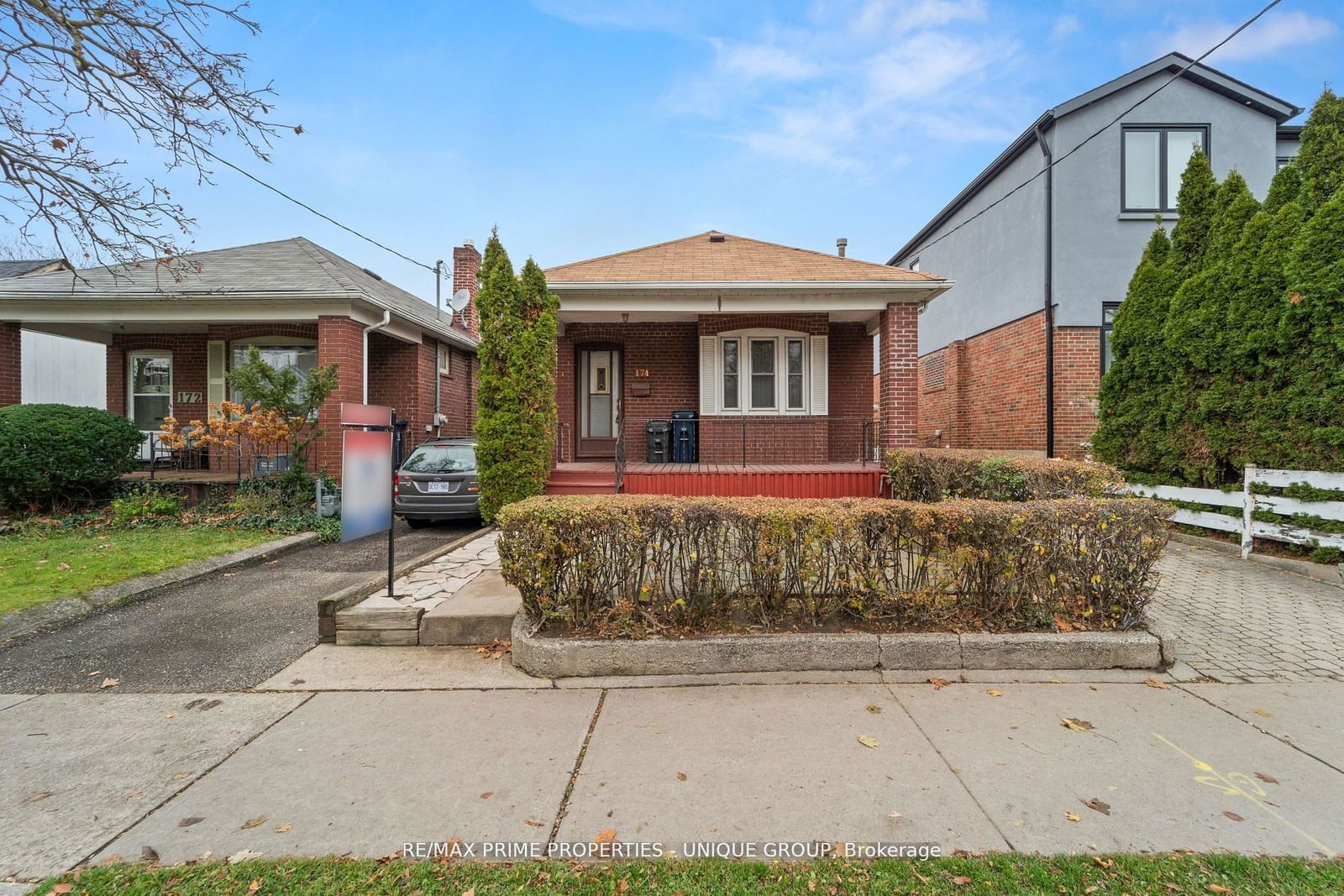 Detached House sold at 174 Gamble Avenue, Toronto, East York, M4J 2P3 - MLS: E11943504