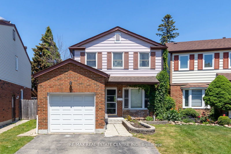 home for lease on Lower-79 Fawndale Crescent