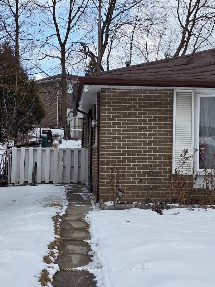 Detached House for lease at Bsmt-18 Manorglen Acre, Toronto, Agincourt South-Malvern West, M1S 1W4 - MLS: E11944349