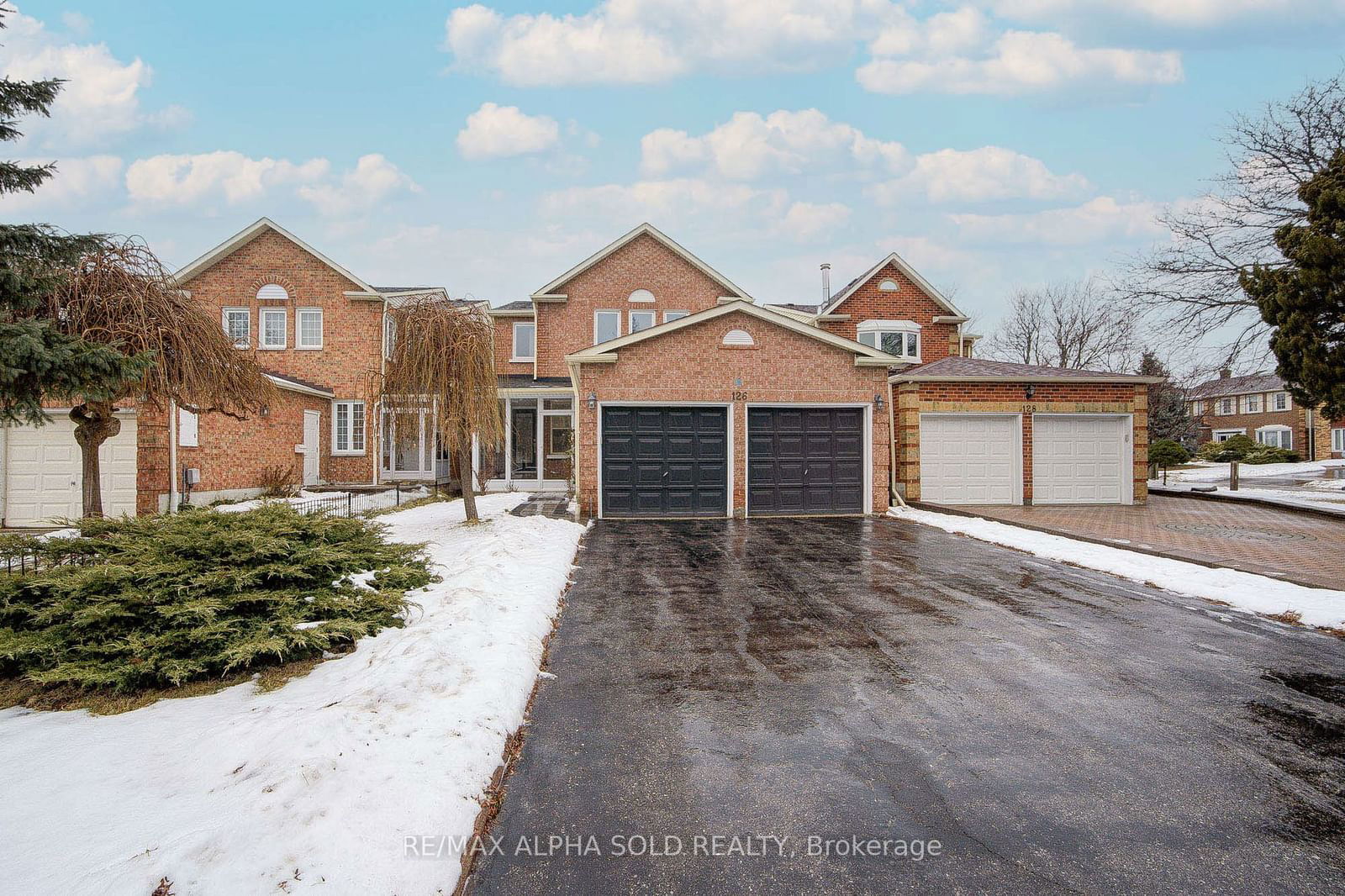 Detached House sold at 126 Chapel Park Square, Toronto, Steeles, M1V 2S5 - MLS: E11944771