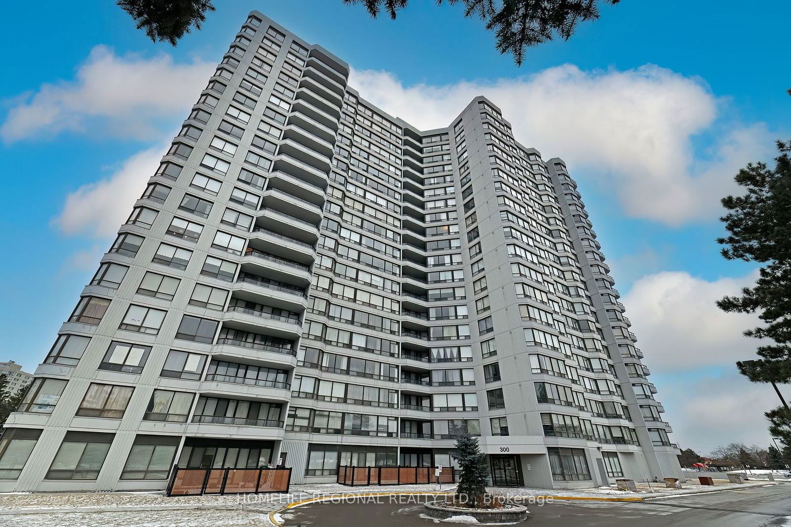 Condo for sale at 1405-300 Alton Towers Circle, Toronto, Milliken, M1V 4X9 - MLS: E11944816