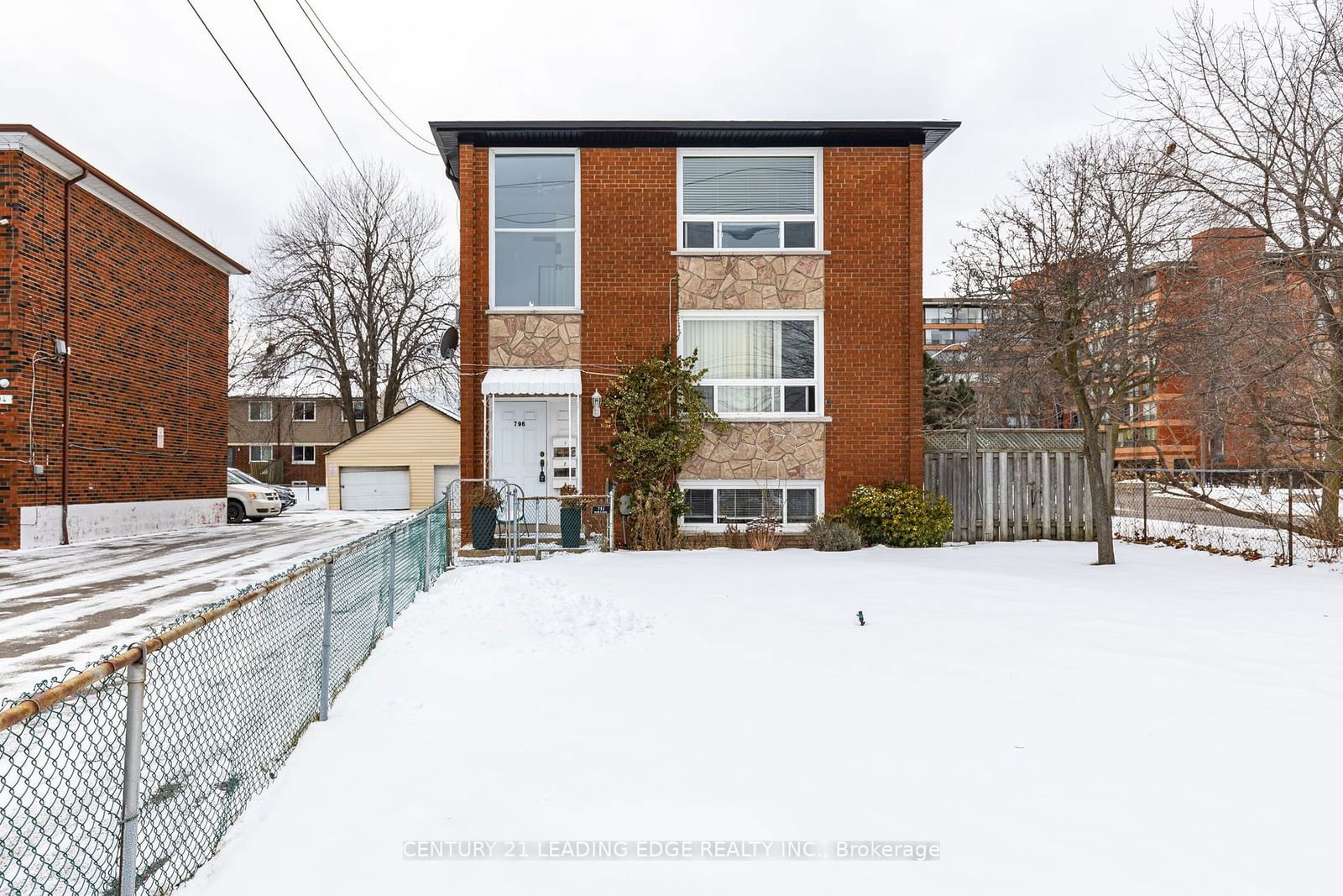 Semi-Detached House for lease at 1-796 MIDLAND Avenue, Toronto, Kennedy Park, M1K 4E7 - MLS: E11945076