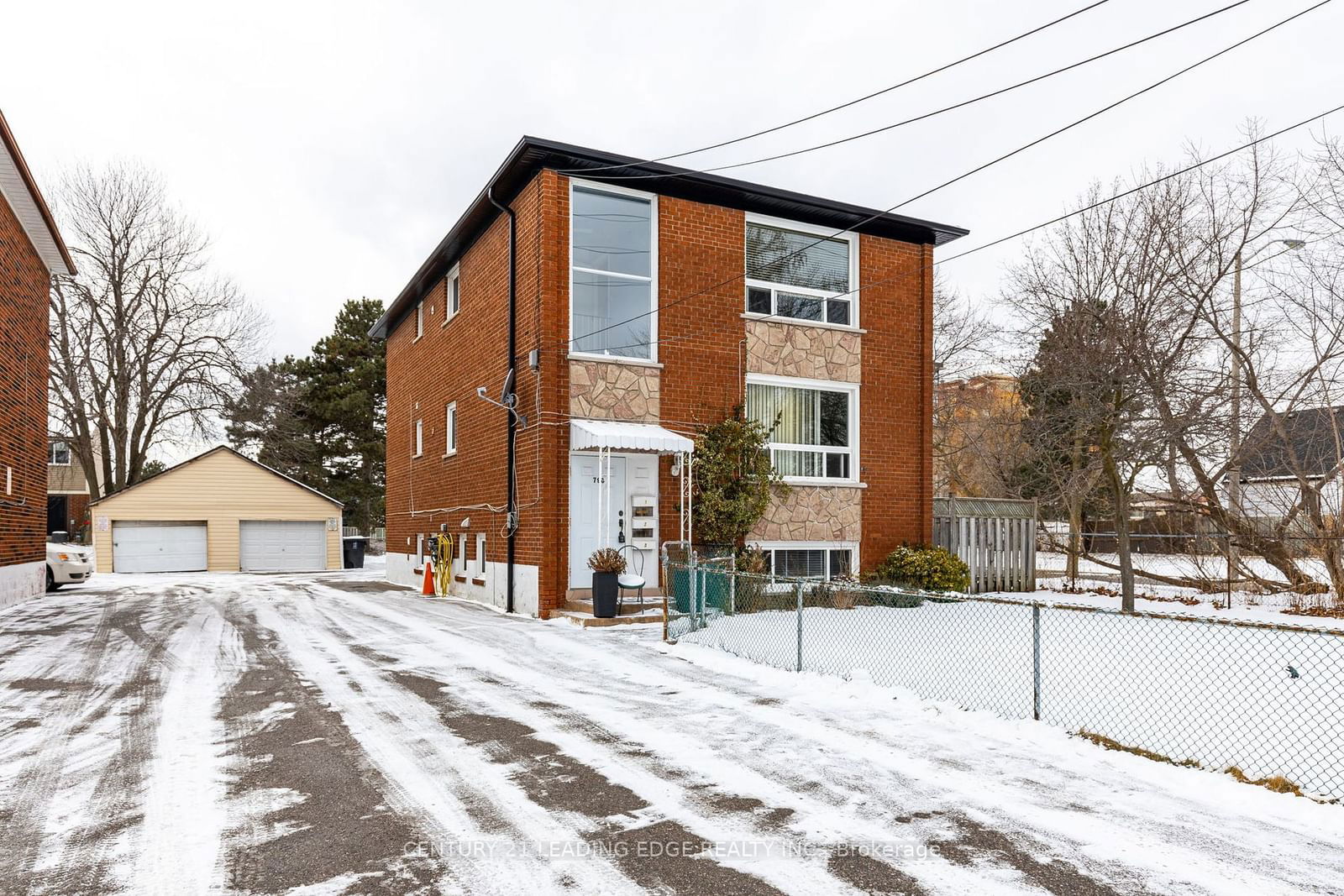 Semi-Detached House for lease at 1-796 MIDLAND Avenue, Toronto, Kennedy Park, M1K 4E7 - MLS: E11945076