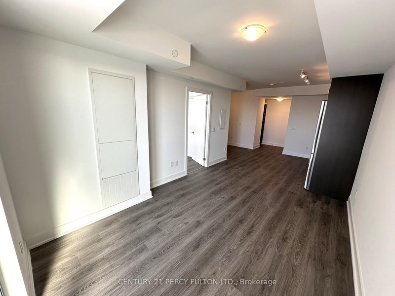 513 - 2545 Simcoe St N, Oshawa, L1H 7K4 | Image 3