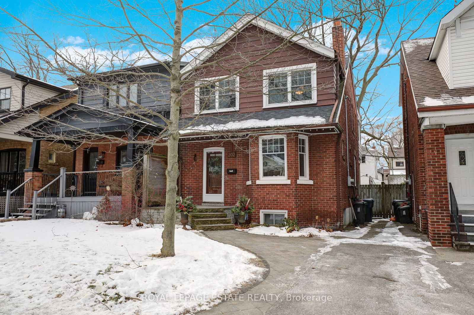 Detached House sold at 202 Bingham Avenue, Toronto, The Beaches, M4E 3R5 - MLS: E11945360