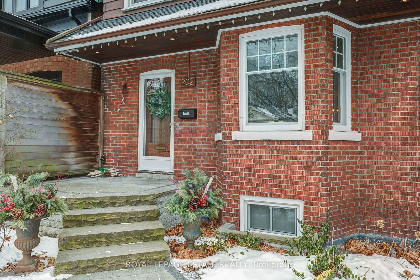 Detached House sold at 202 Bingham Avenue, Toronto, The Beaches, M4E 3R5 - MLS: E11945360