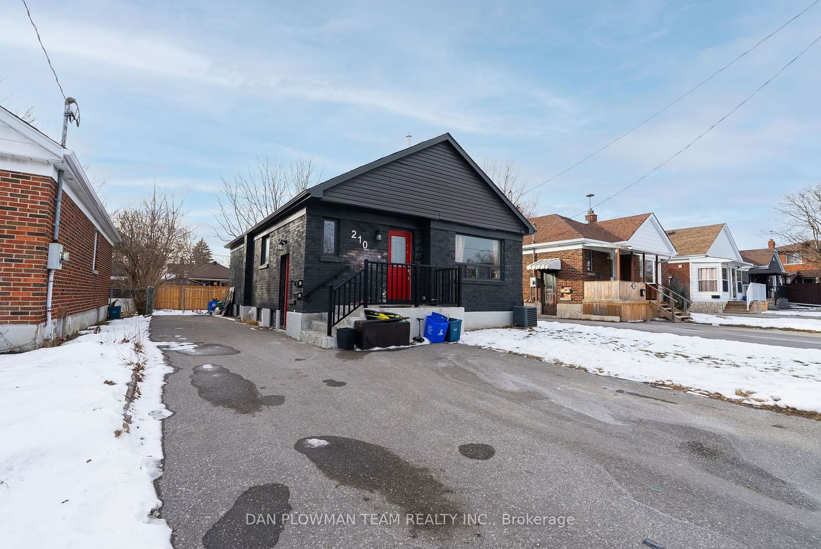 Semi-Detached House for sale at 210 Wilson Road, Oshawa, Central, L1H 6C3 - MLS: E11945629