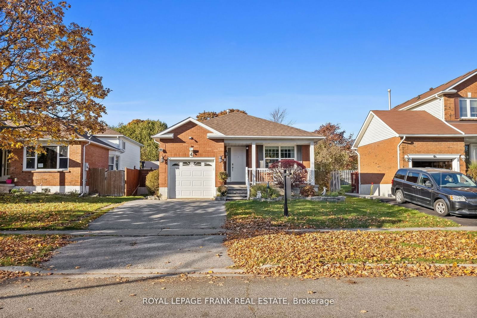 Detached House for sale at 4 Penfound Drive, Clarington, Bowmanville, L1C 4C5 - MLS: E11946089