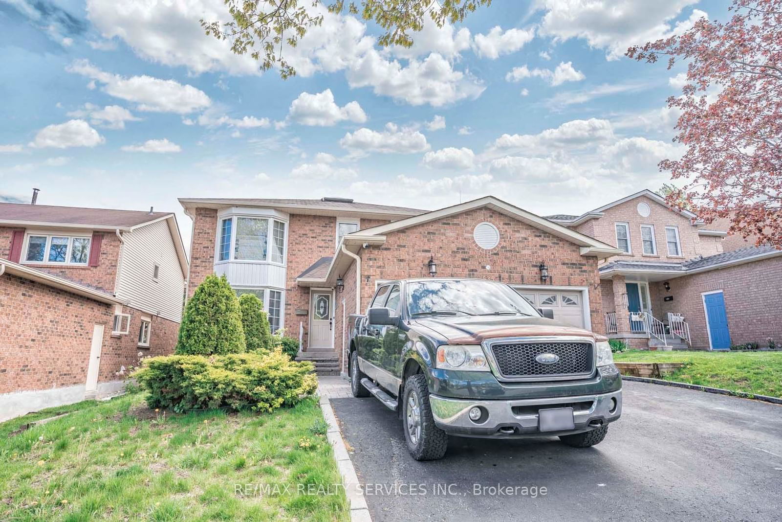 Detached House for lease at Bsmt-535 Lightfoot Place, Pickering, Dunbarton, L1V 5Z8 - MLS: E11946234