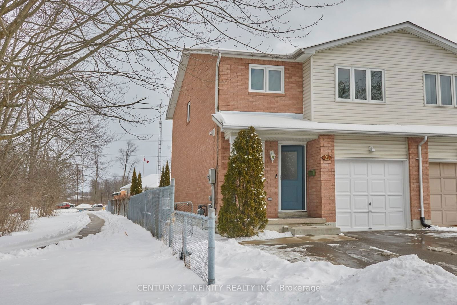 Townhouse sold at 21 Bushford Street, Clarington, Courtice, L1E 2Z8 - MLS: E11946623