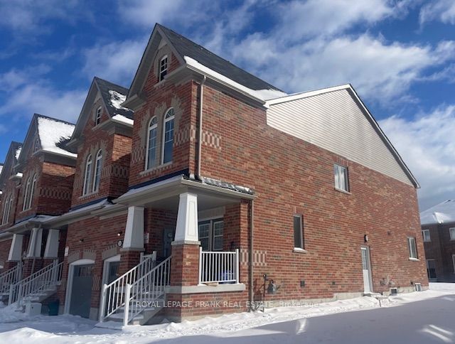 Townhouse for lease at 1181 Kettering Drive, Oshawa, Eastdale, L1K 0A2 - MLS: E11946762