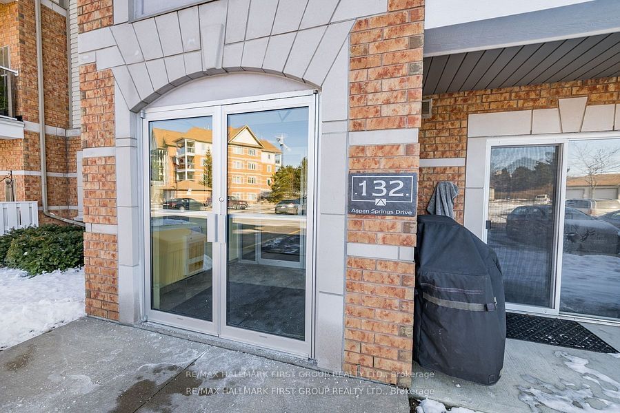 Condo for sale at 102-132 Aspen Springs Drive, Clarington, Bowmanville, L1C 0H1 - MLS: E11946792