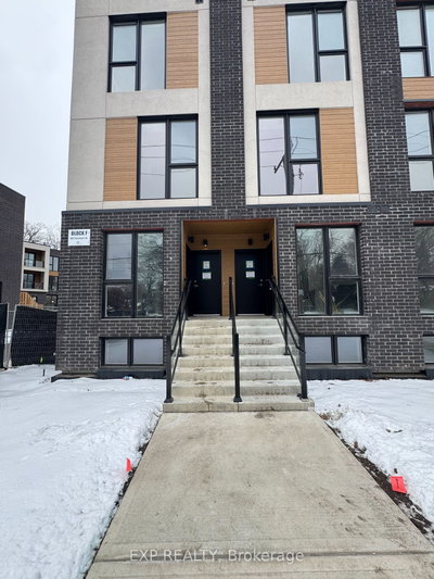 Townhouse leased at 1-180 Clonmore Drive, Toronto, Ontario, M1N 1Y1 - Birchcliffe-Cliffside - MLS: E11948443
