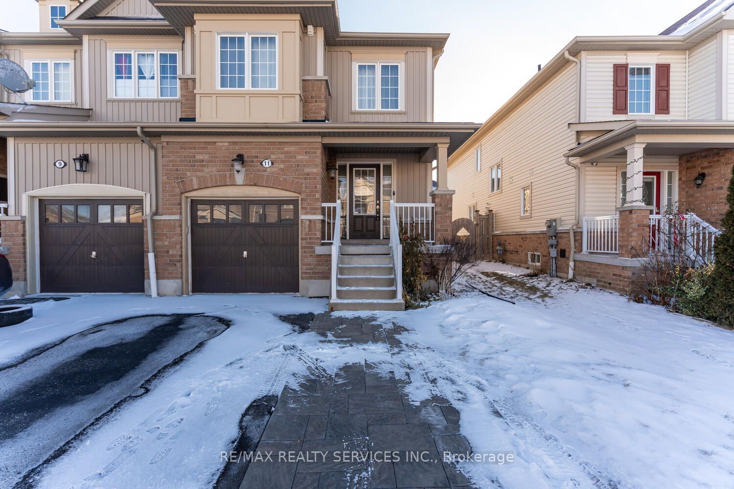 Townhouse for sale at 11 Gallimere Court, Whitby, Blue Grass Meadows, L1N 0J5 - MLS: E11948566